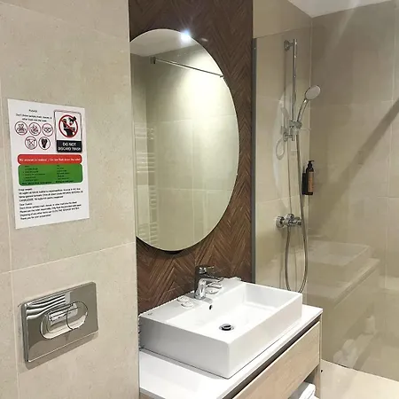 Modern Escape In Urban Plaza *