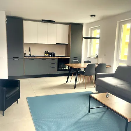 Modern Escape In Urban Plaza * Brașov
