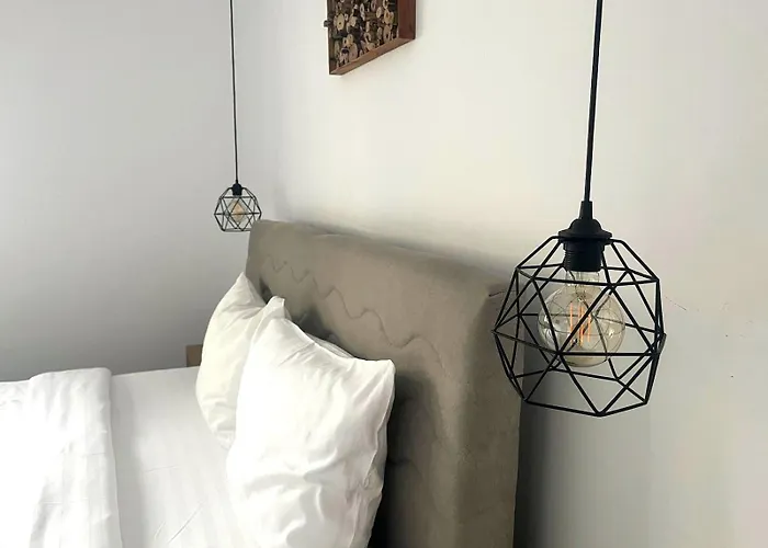 Modern Escape In Urban Plaza Apartment Brasov