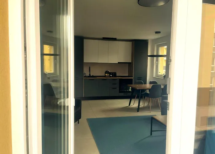 Modern Escape In Urban Plaza